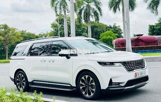 Kia Carnival Premium 2.2D 8S 2023 - Siêu Lướt