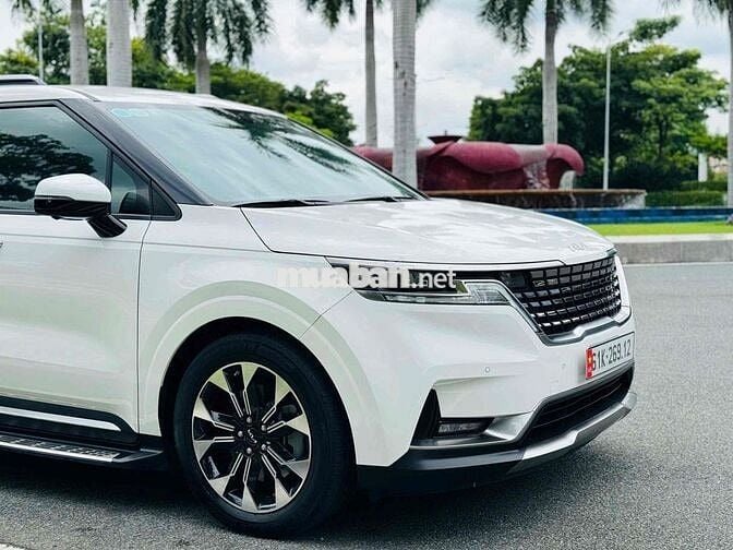 Kia Carnival Premium 2.2D 8S 2023 - Siêu Lướt