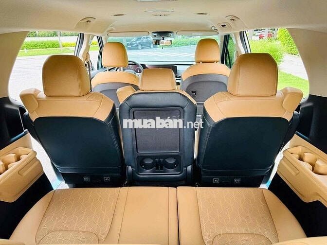 Kia Carnival Premium 2.2D 8S 2023 - Siêu Lướt