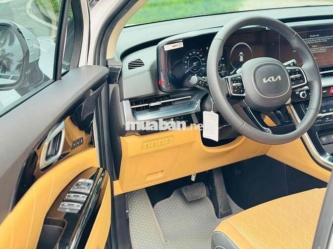 Kia Carnival Premium 2.2D 8S 2023 - Siêu Lướt