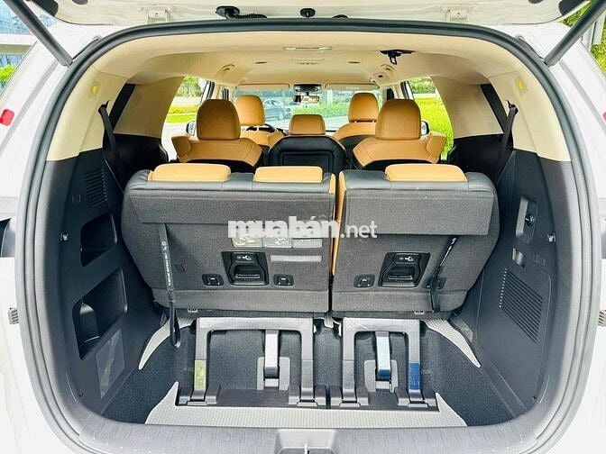 Kia Carnival Premium 2.2D 8S 2023 - Siêu Lướt