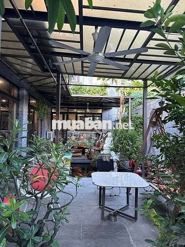 BIỆT THỰ SÂN VƯỜN SIÊU ĐẸP, 2PN, FULL NỘI THẤT, SÁT BIỂN MỸ KHUÊ