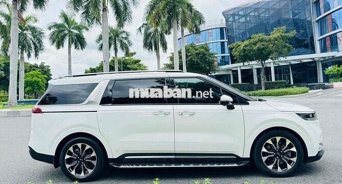 Kia Carnival Premium 2.2D 8S 2023 - Siêu Lướt