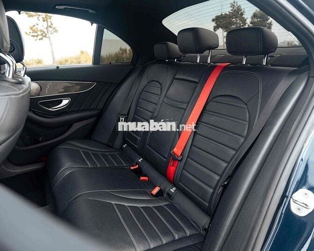 Mercedes C300 AMG - ĐKLĐ 2020 - Lên nhiều đồ chơi