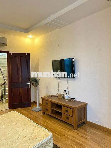 Cho thuê nhà trệt 2 lầu full nội thất Bạch Đằng P2 giá 26tr/tháng TL