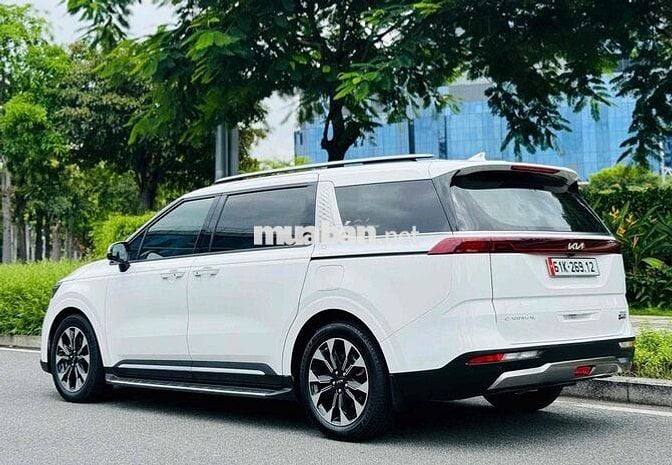 Kia Carnival Premium 2.2D 8S 2023 - Siêu Lướt