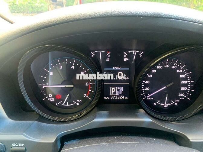 2014 VX 4.6 V8 - 373324 km