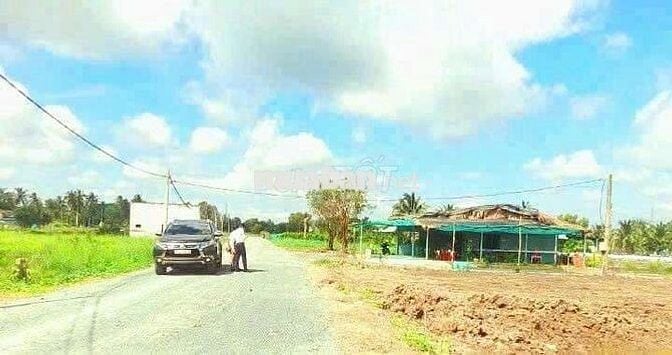 Hàng Vip, 377m2 đất thổ cư đường nhựa giá chỉ 1.29 tỷ