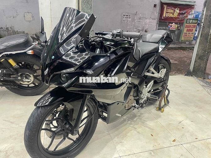 Kawasaki Bajaj Pulsar Rs200 biển số thành phố