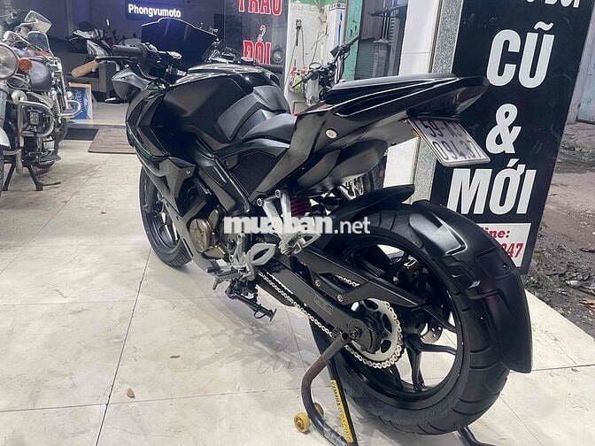 Kawasaki Bajaj Pulsar Rs200 biển số thành phố