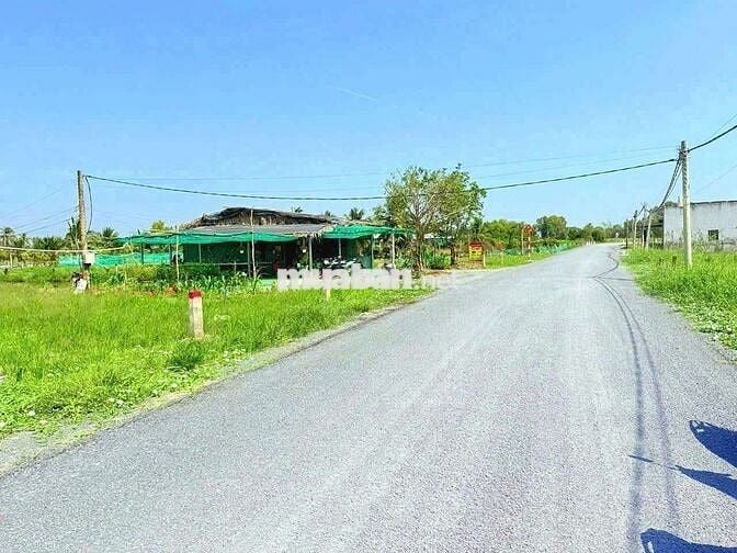 Hàng Vip, 377m2 đất thổ cư đường nhựa giá chỉ 1.29 tỷ