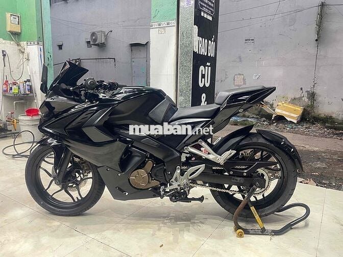 Kawasaki Bajaj Pulsar Rs200 biển số thành phố