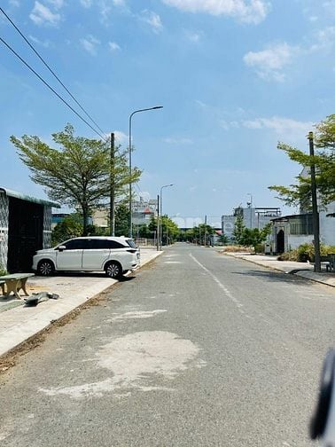   16tr/m2 Đất Mặt Tiền Đường Nhựa 14m Thổ Cư Đất sạch Có Sổ Hồng Riêng