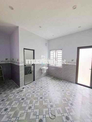 Cho thuê nhà nguyên căn 1trệt 2lầu mới xây sạch