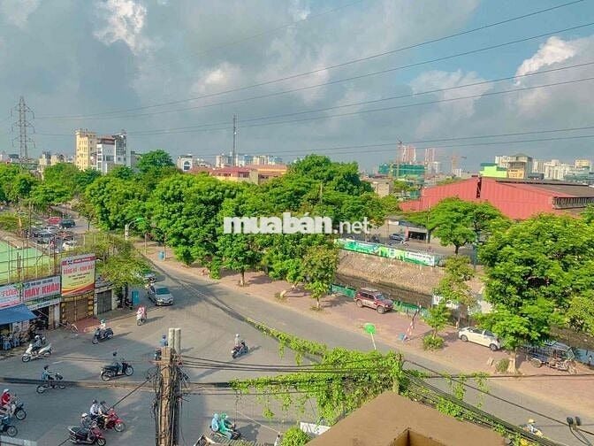 20/10 vào ở chính chủ cho thuê nguyên căn 4 tầng, ngã 3 tam trinh