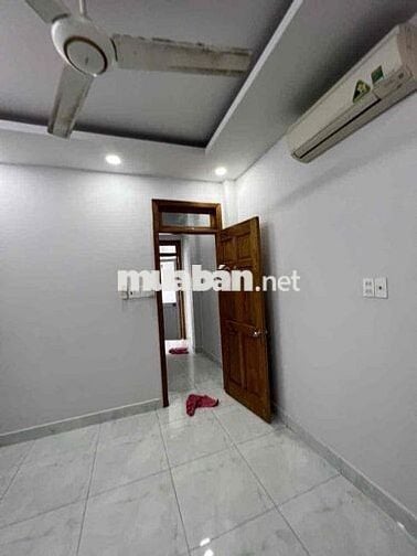 Bán Nhà 4 Tầng 4PN ST Sát Mặt Tiền Chỉ 6 Tỷ 700 TL