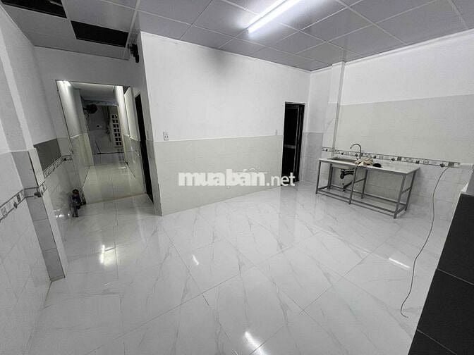 Nhà nguyên căn gần bv 512 3pn 4 toilet mặt tiền nhựa kinh doanh