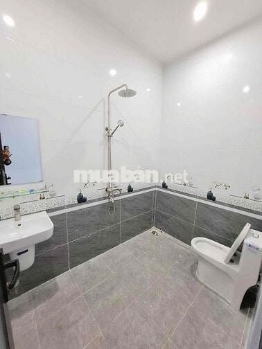 Cho thuê nhà nguyên căn 1trệt 2lầu mới xây sạch