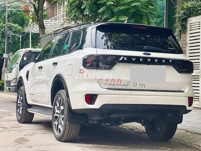 EVEREST TITANIUM