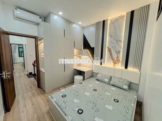 Nhà mặt tiền 320m2,  4 phòng ngủ, Minh khai, Q.Hai Bà Trưng