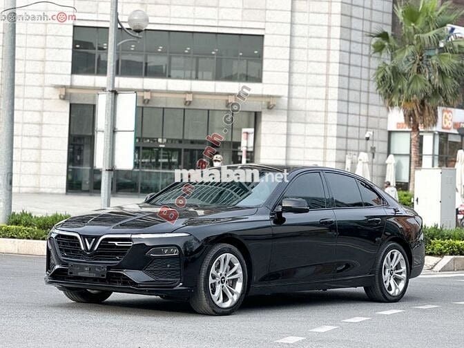Vinfast lux a 2.0 bản base sản xuất 2022