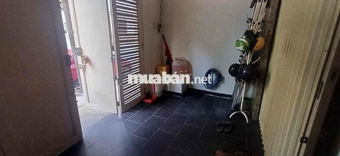 NHÀ MỚI SƠN SỬA 1T2L 5x22 GIÁ 35TR HẺM XE TẢI ĐỐI DIỆN VĂN LANG