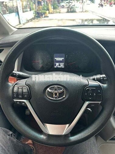 Toyota Sienna 2016 3.5LE màu trắng
