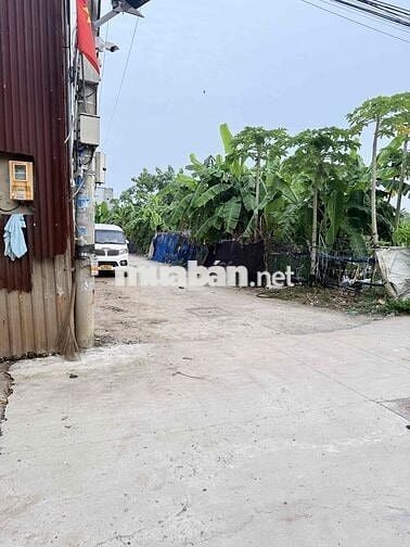 cho thuê kho 95m2 giá 5tr ngay ngã tư 4 mặt tiền chính chủ k trung gia
