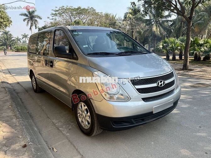 Hyundai Grand Starex Van 2.4 MT 2015