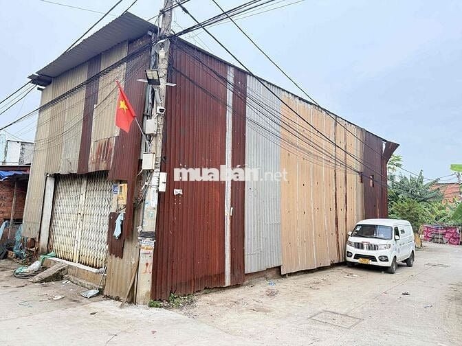 cho thuê kho 95m2 giá 5tr ngay ngã tư 4 mặt tiền chính chủ k trung gia