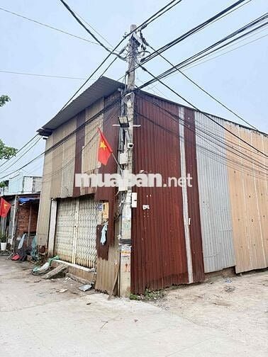 cho thuê kho 95m2 giá 5tr ngay ngã tư 4 mặt tiền chính chủ k trung gia
