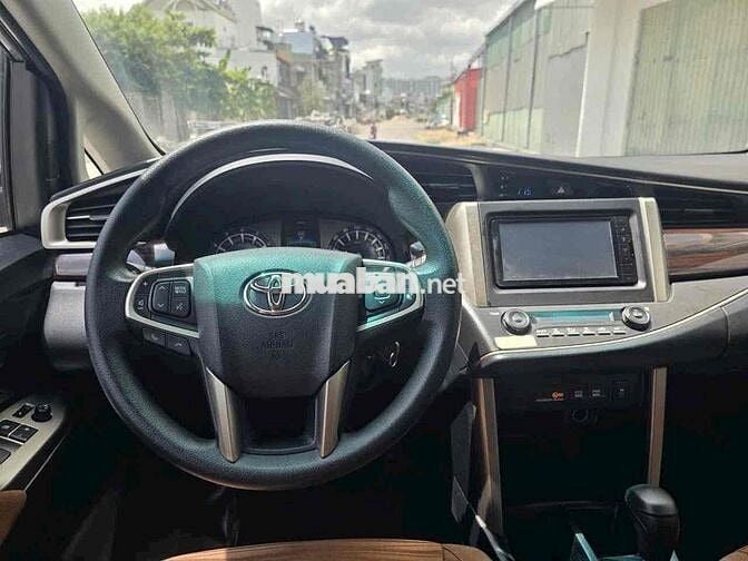 Toyota Innova 2.0G 2018 - 76000km
