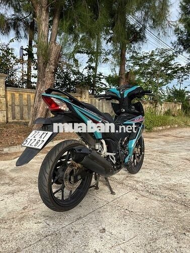 Cần tiền đi châu âu bán Xe tay côn đi uống cà phê