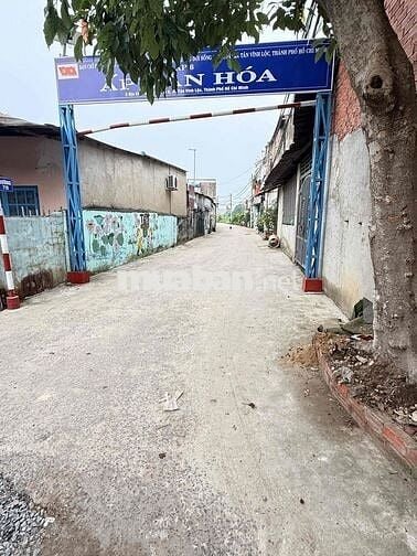 cho thuê kho 95m2 giá 5tr ngay ngã tư 4 mặt tiền chính chủ k trung gia