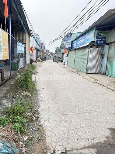 cho thuê kho 95m2 giá 5tr ngay ngã tư 4 mặt tiền chính chủ k trung gia