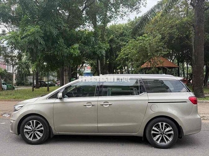 Kia Sedona 2018 2.2 DATH - 86000 km