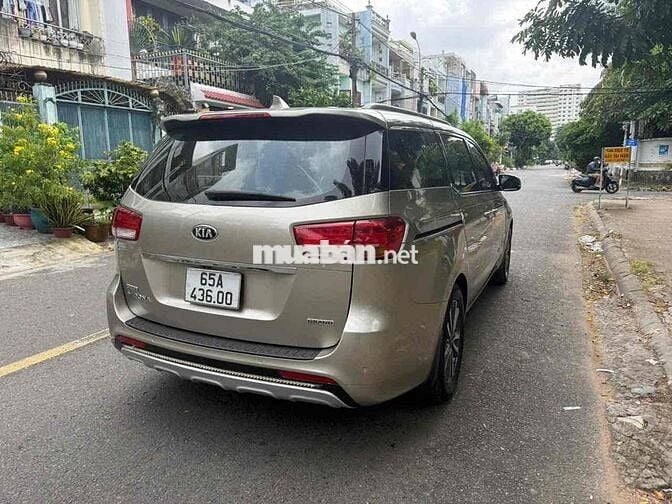 Kia Sedona 2018 2.2 DATH - 86000 km