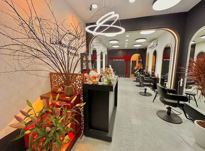 Salon Lợi Phạm Cần tuyển: 3 thợ phụ nữ + 2 thợ phụ 9 nam + 2 thợ 9 nam