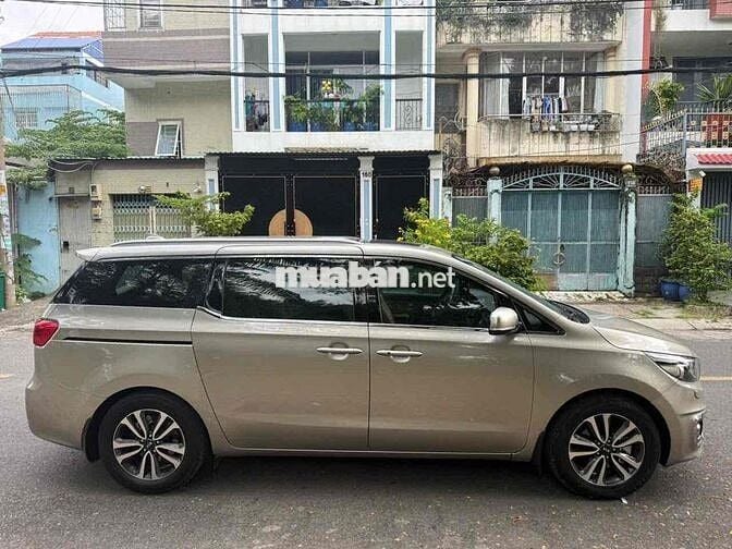 Kia Sedona 2018 2.2 DATH - 86000 km