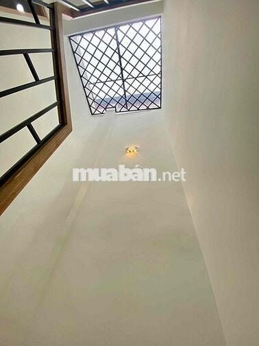 Nhà 3 Tầng - Sân Thượng 3PN FULL NỘI THẤT hẻm 958/87/35B Lạc Long Quân