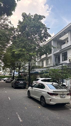 Biệt thự bán cổ điển liền kề khu dân cư Himlam phú đông