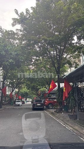 Biệt thự bán cổ điển liền kề khu dân cư Himlam phú đông