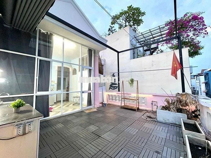 Cho thuê penhouse sân vườn với đầy đủ tiện nghi liên hệ ngay 039833012