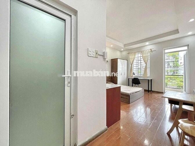 Căn hộ duplex siêu rộng ở được 4-5 người ngay gần Ngã 4 Hàng Xanh