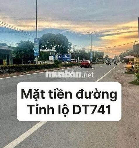 Bán lô đất MT đường ĐT 741 giá 850tr - 250m2 SHR - ngay chợ Chánh Lưu
