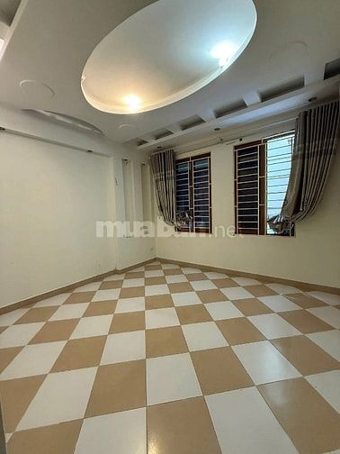 Trung kính phân lô, gần mặt phố, ô tô thông, sổ vuông đét A4 Plus, 