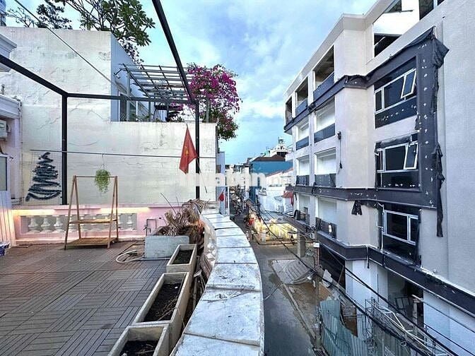 Cho thuê penhouse sân vườn với đầy đủ tiện nghi liên hệ ngay 039833012