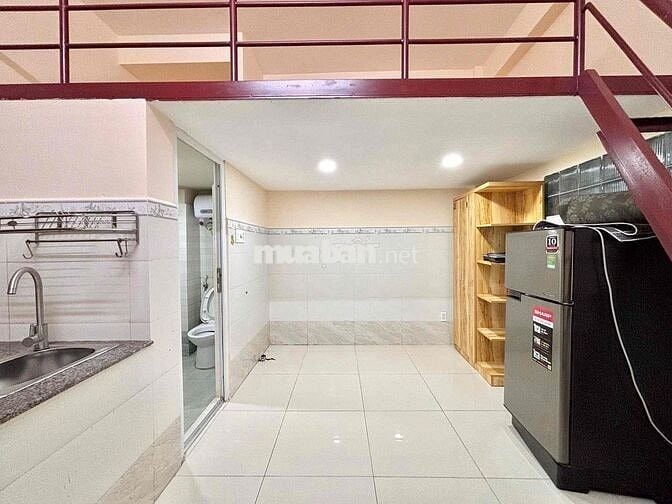 Căn hộ duplex siêu rộng ở được 4-5 người ngay gần Ngã 4 Hàng Xanh