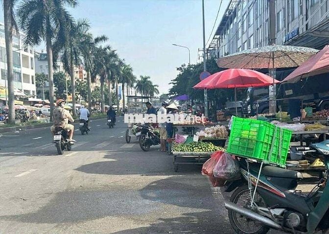 Bán gấp nhà mặt phố tại KDC Chợ Bình Điền, 4,4 tỷ, 5X16, Quận 8, HCM