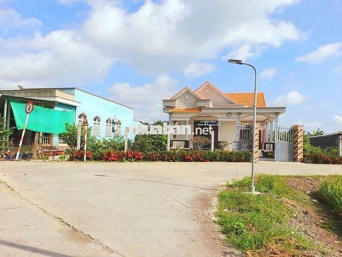 Hàng ngộp, 1080m2 đất thổ đường xe tải tránh nhau chỉ 1.65 tỷ